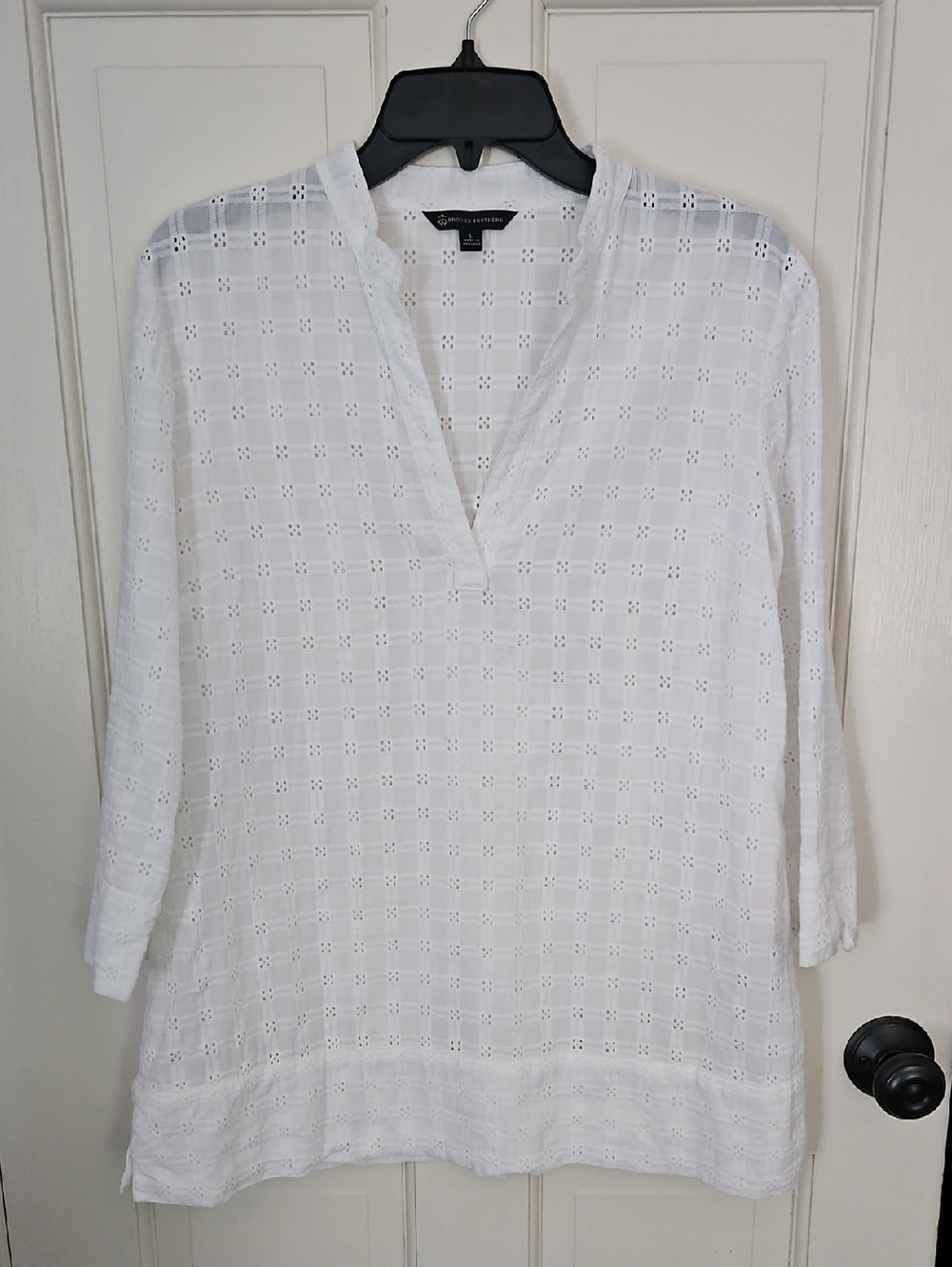 Brooks Brothers White Eyelet Split-Neck Tunic Top with 3/4 Sleeves